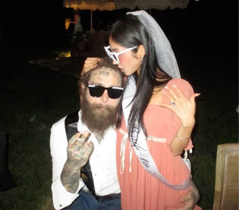 Post Malone le propone matrimonio a su novia, la estilista Christy Lee