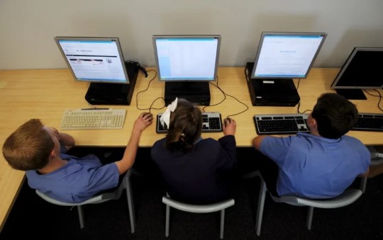 Neurólogos y expertos consideran urgente no utilizar pantallas hasta los 6 años en escuelas