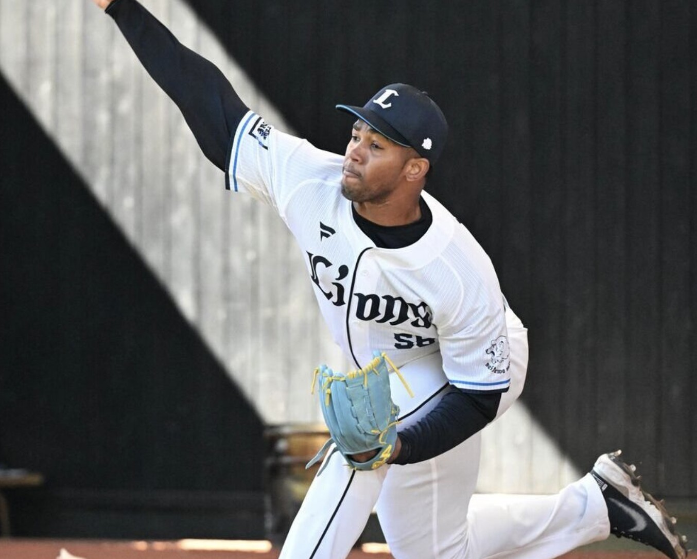 Emmanuel Ramírez, dominicano 170 que debuta beisbol Japón
