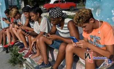 Cuba aprueba una polémica ley para impedir mensajes en la red