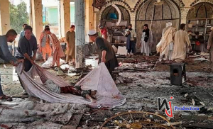 Afganistán: Al menos 55 muertos en atentado suicida a mezquita