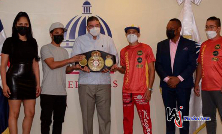 Ministro de Deportes destaca la pelea por título mundial de AMB