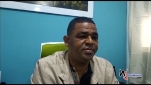 Ledwin Santana felicita al profesor Damián Morel presidente electo de La ADP en Moca