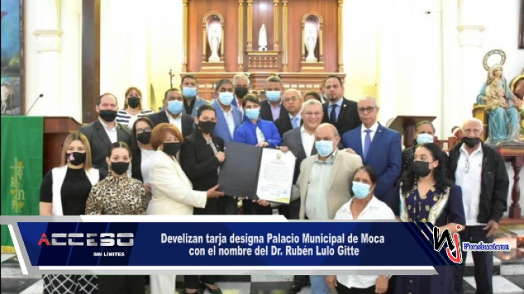 Develizan tarja designa Palacio Municipal de Moca con el nombre del Dr. Rubén Lulo Gitte.