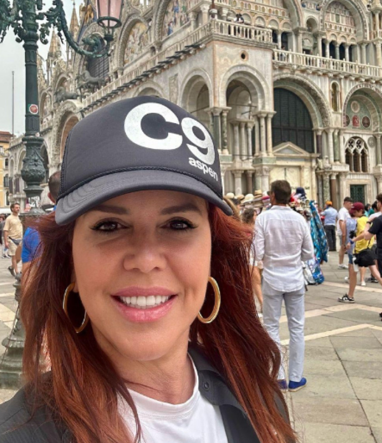 María Celeste Arrarás se defiende de las críticas por irse de vacaciones tras la muerte de su novio