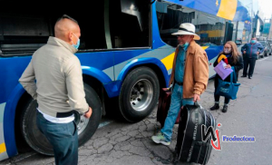 Casi 100 venezolanos regresan desde Ecuador en plan «Vuelta a la Patria»