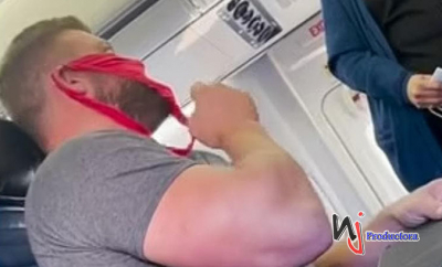 Hombre con tanga en la cara en lugar de tapabocas es echado de avión
