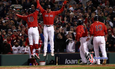 Boston aplasta a los Astros, Kyle Schwarber conecta grand slam