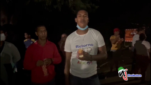Residentes Del Aguacate realizan actividad navideña en protesta al arreglo de derrumbe en la carretera