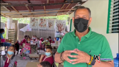 El activista Guanchi Comprés pide la terminación de la escuela Nueva Esperanza, Las Lagunas