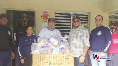 El Plan Social de la presidencia junto al equipo Calentando la noche con Los Biberones entregaron una lavadora y comida al cuerpo de bomberos de San Víctor
