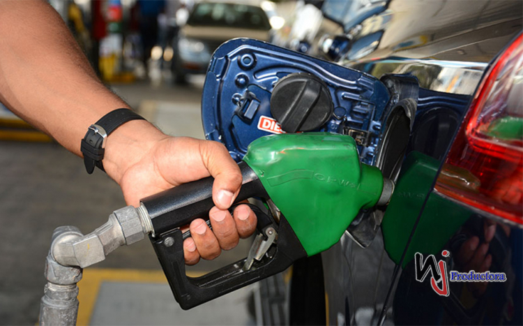 Gobierno congela precios combustibles semana del 24 al 30 de julio